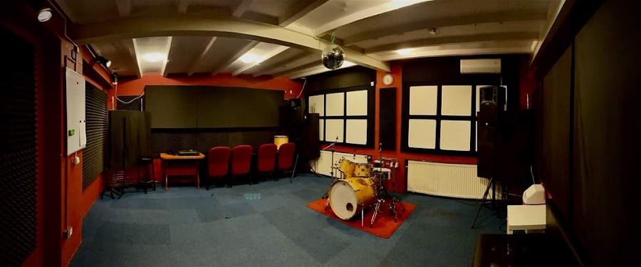 Muzyczna Szwalnia (Józef Respondek Usługi Artystyczne) — sala prób Poznań